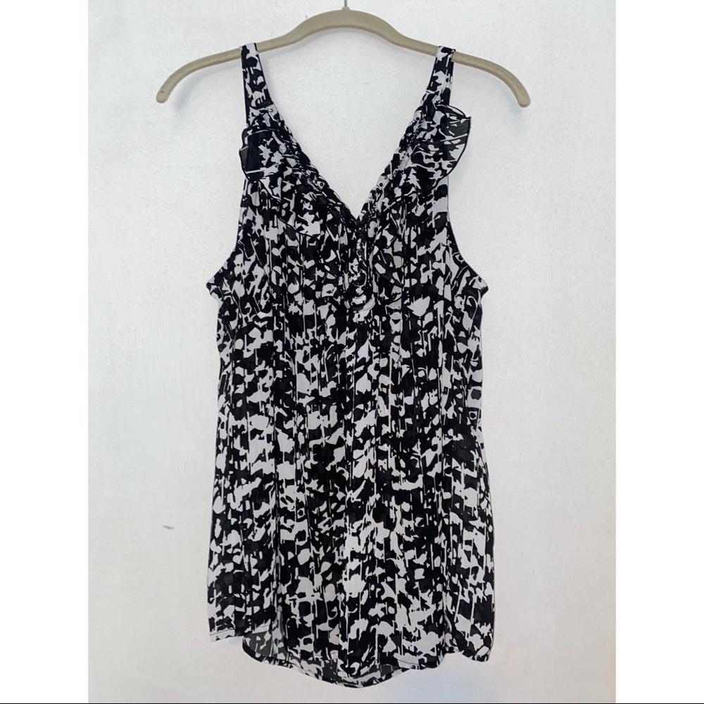 SUPER CUTE plus size tank top!! Avenue plus size!
